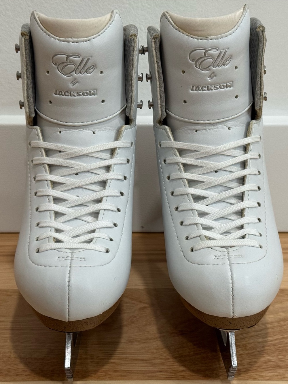 Jackson Ultima Elle FS2131 Girls Misses White Figure Ice Skates Size 3.5 R